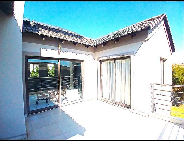 3 BEDROOM FREESTANDING FOR SALE IN BLUE VALLEY GOLF ESTATE